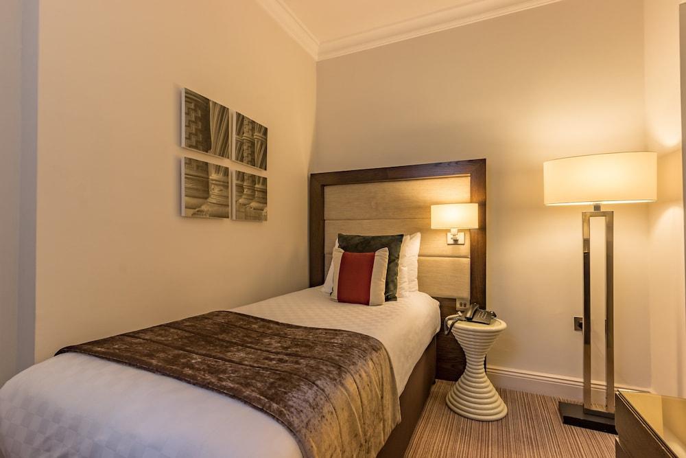 Thistle London Holborn Exterior photo