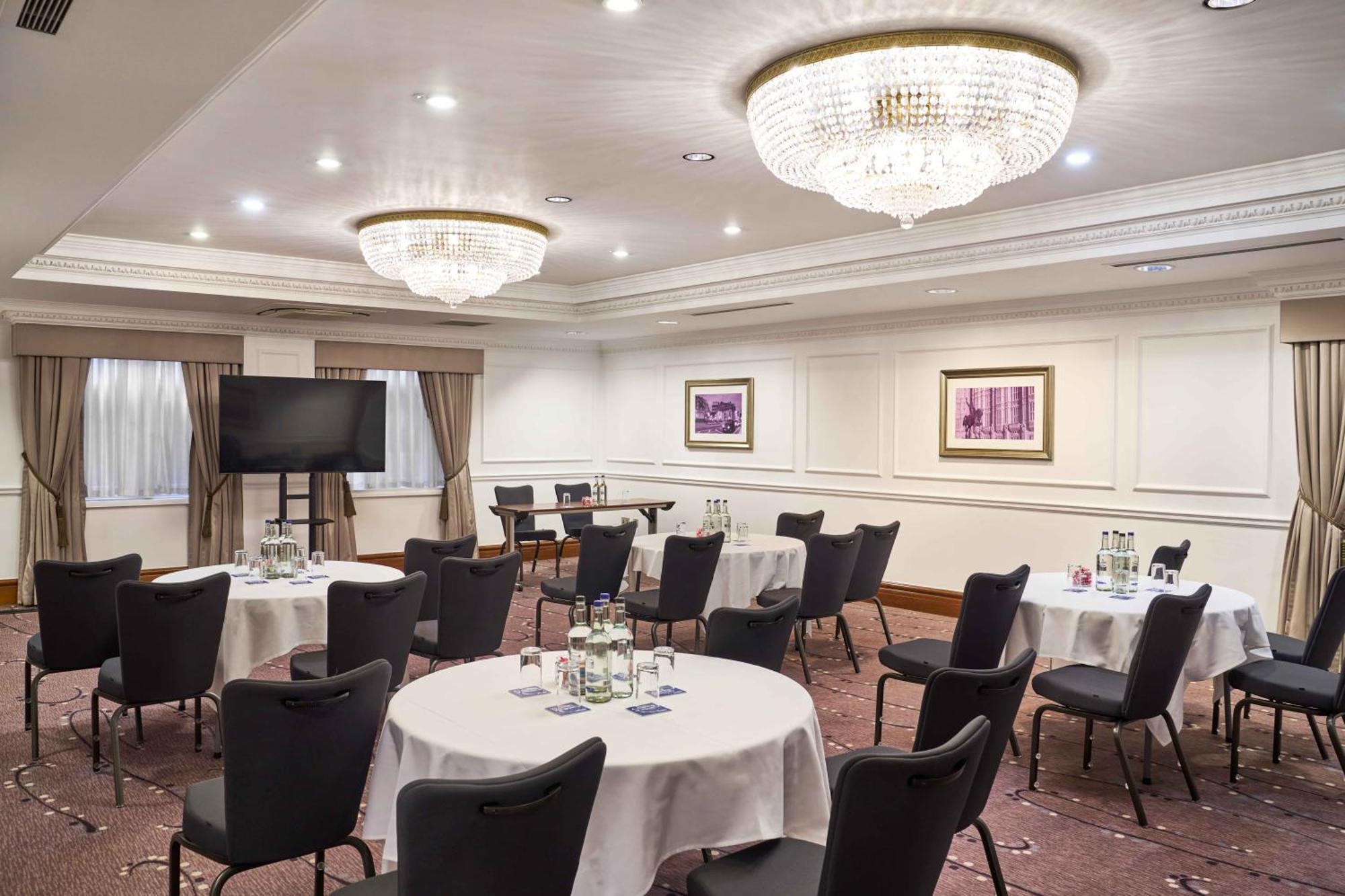 Thistle London Holborn Exterior photo