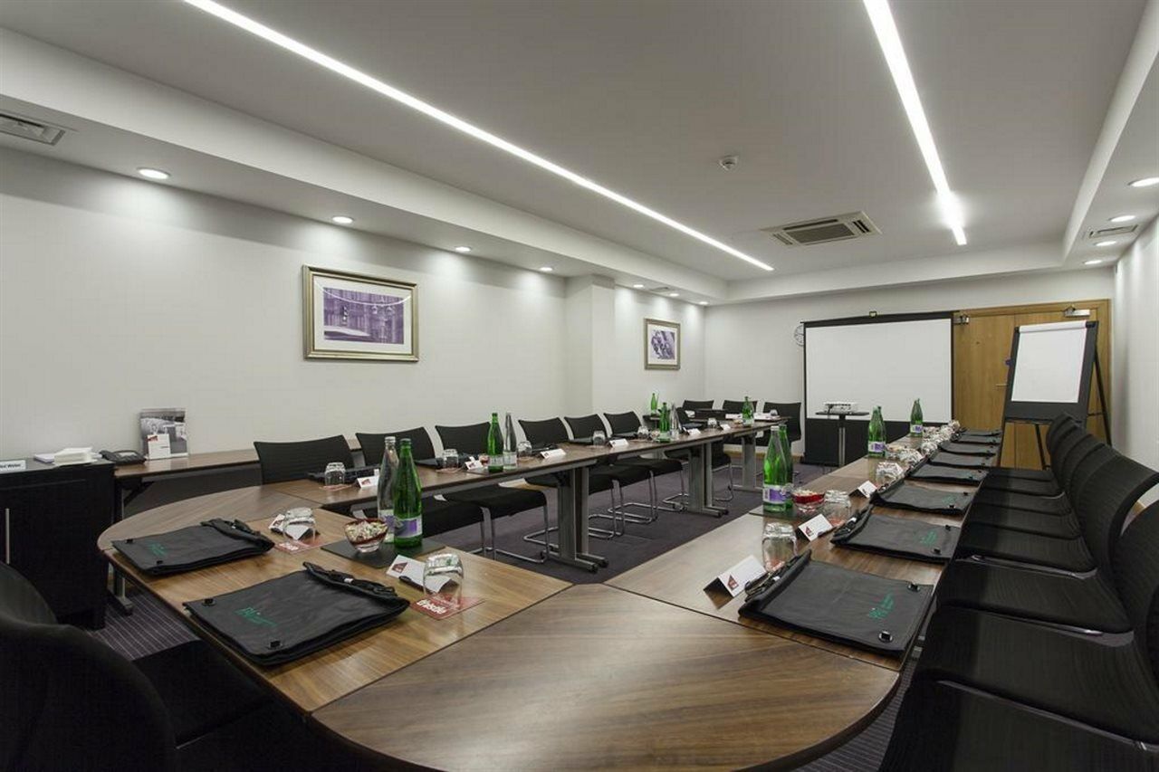 Thistle London Holborn Exterior photo